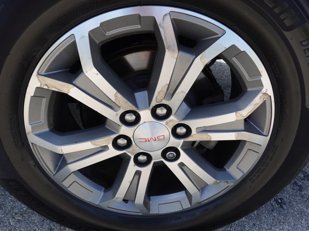 GMC Acadia Vehicle Full-screen Gallery Image 09