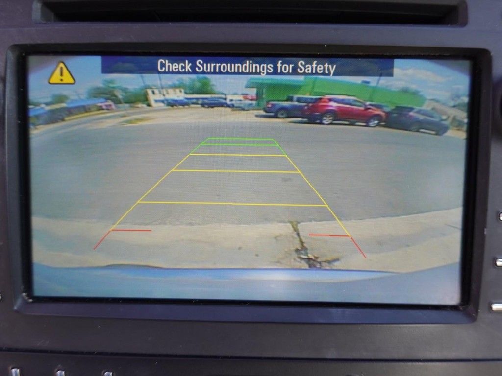 GMC Acadia Vehicle Full-screen Gallery Image 15