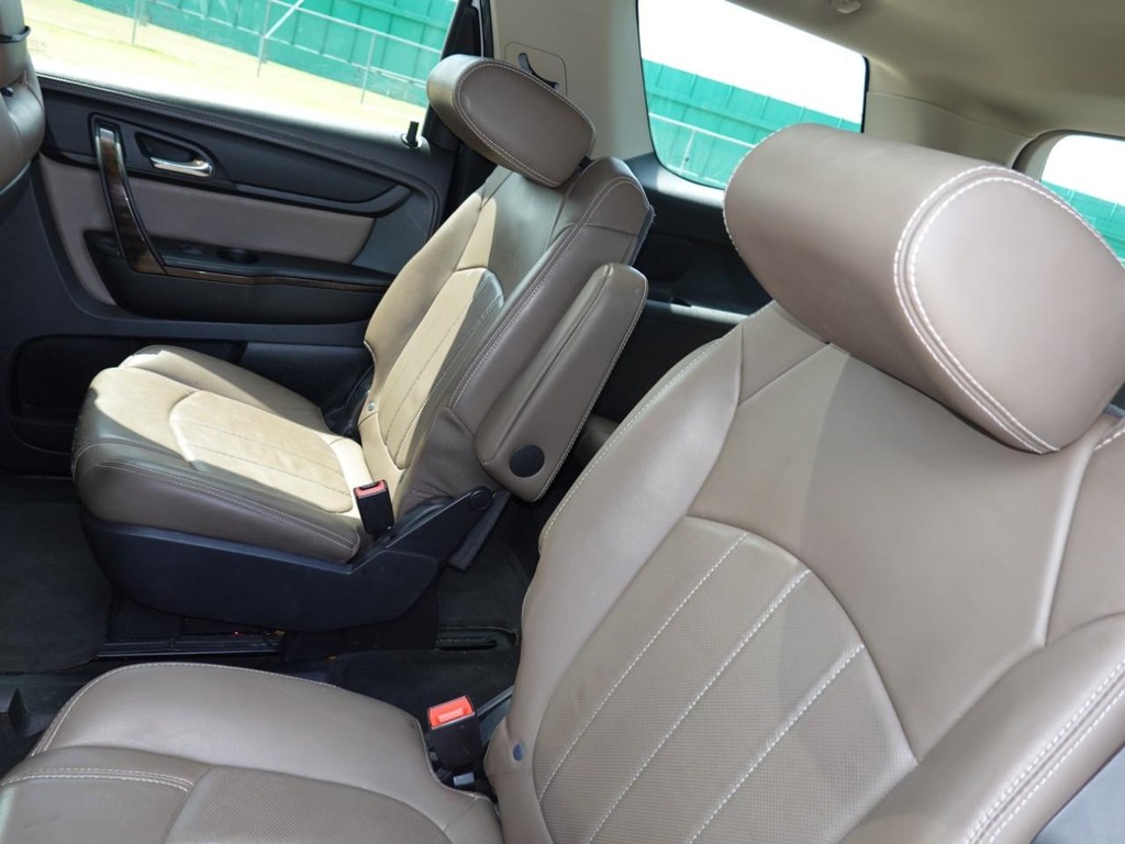 GMC Acadia Vehicle Full-screen Gallery Image 20