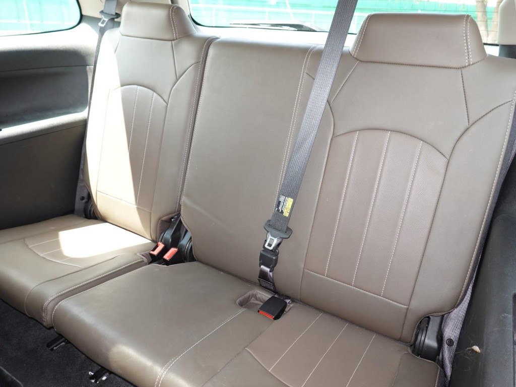 GMC Acadia Vehicle Full-screen Gallery Image 22