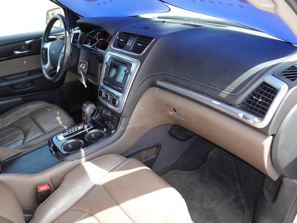 GMC Acadia Vehicle Full-screen Gallery Image 23