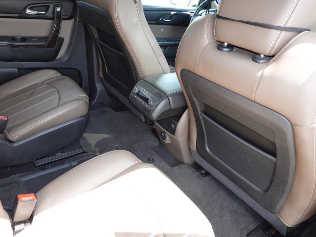 GMC Acadia Vehicle Full-screen Gallery Image 26