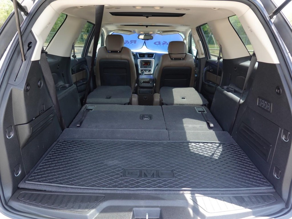GMC Acadia Vehicle Full-screen Gallery Image 29