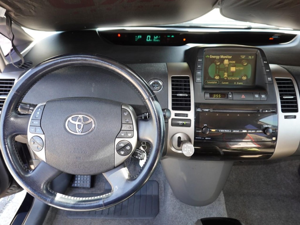 Toyota Prius Vehicle Full-screen Gallery Image 13