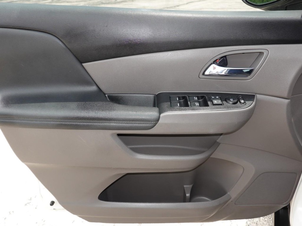 Honda Odyssey Vehicle Full-screen Gallery Image 20