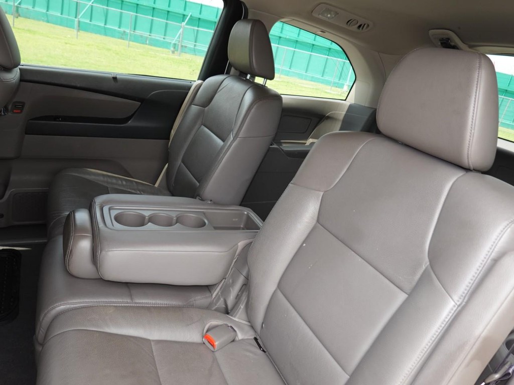 Honda Odyssey Vehicle Full-screen Gallery Image 21