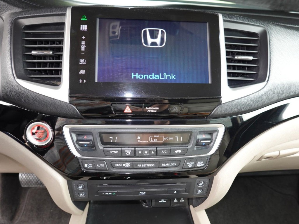 Honda Pilot Vehicle Full-screen Gallery Image 14