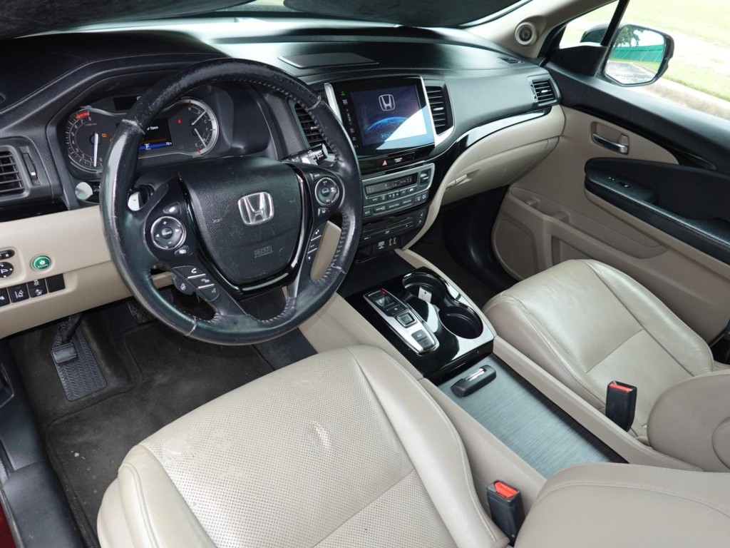 Honda Pilot Vehicle Full-screen Gallery Image 18