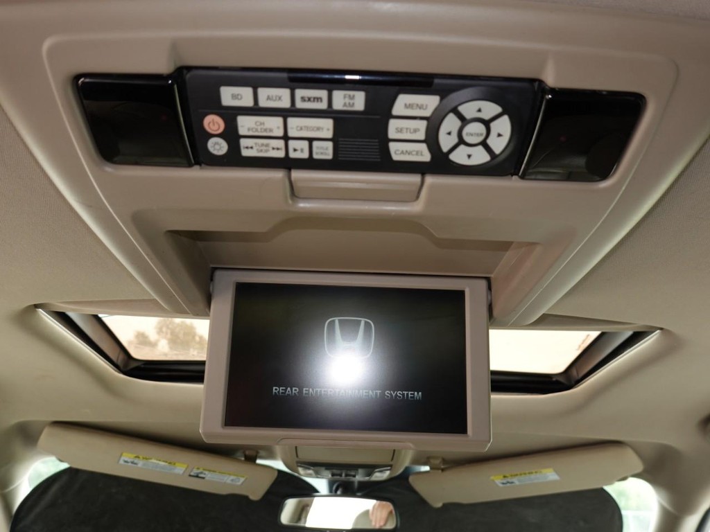 Honda Pilot Vehicle Full-screen Gallery Image 21