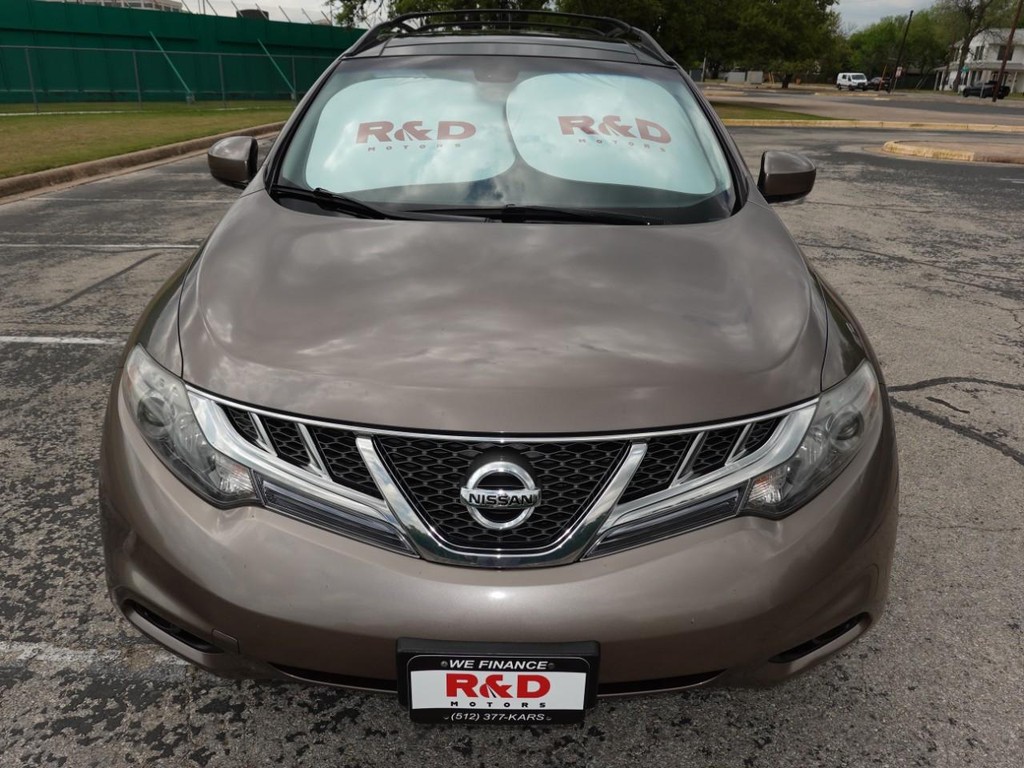 Nissan Murano Vehicle Full-screen Gallery Image 02