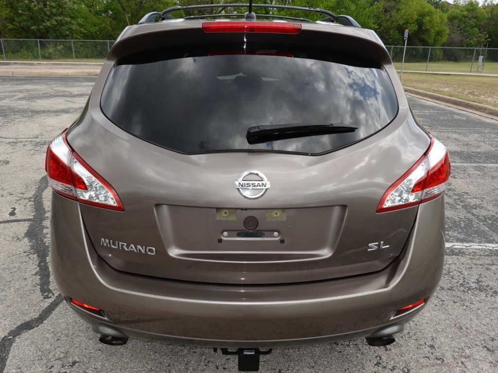 Nissan Murano Vehicle Full-screen Gallery Image 06