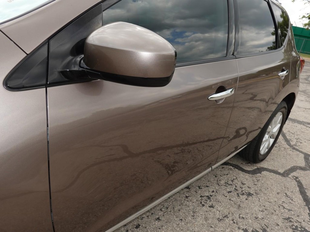 Nissan Murano Vehicle Full-screen Gallery Image 10