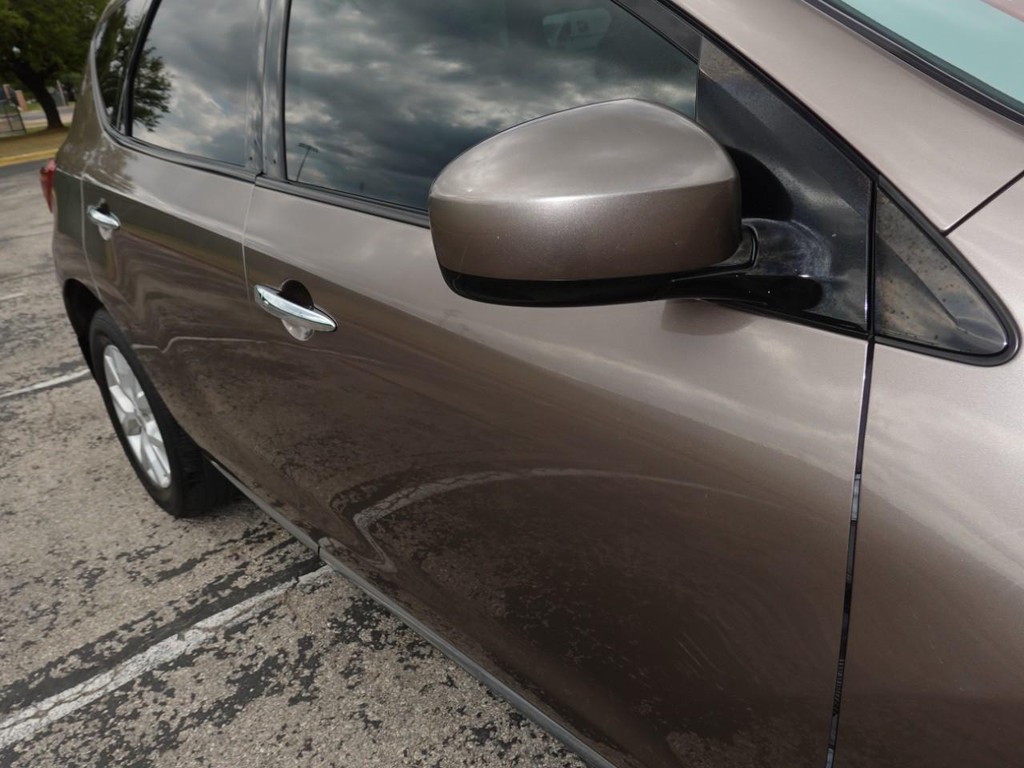 Nissan Murano Vehicle Full-screen Gallery Image 11