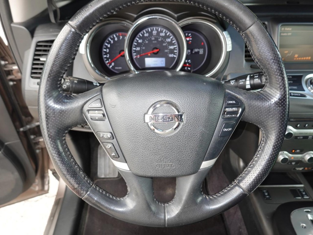 Nissan Murano Vehicle Full-screen Gallery Image 13