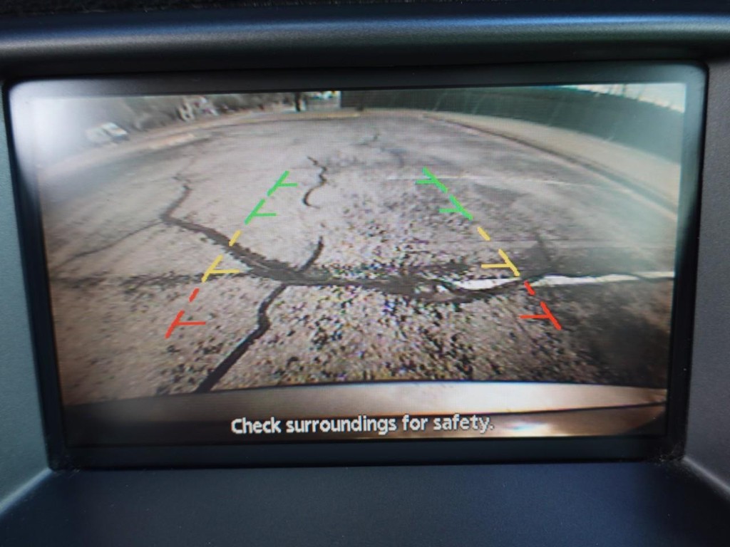 Nissan Murano Vehicle Full-screen Gallery Image 15