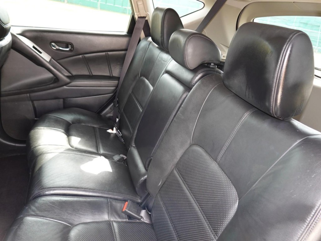 Nissan Murano Vehicle Full-screen Gallery Image 20