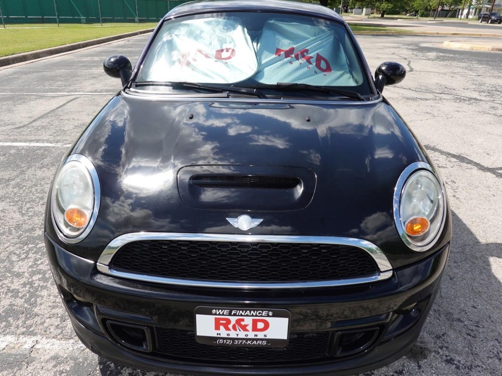 MINI Cooper Coupe Vehicle Full-screen Gallery Image 02