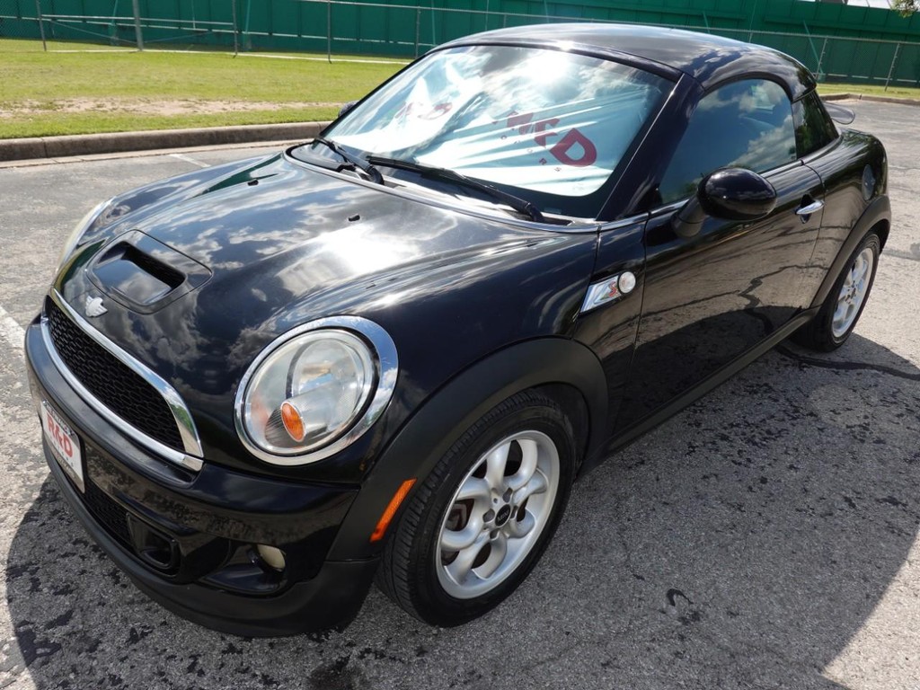 MINI Cooper Coupe Vehicle Full-screen Gallery Image 03