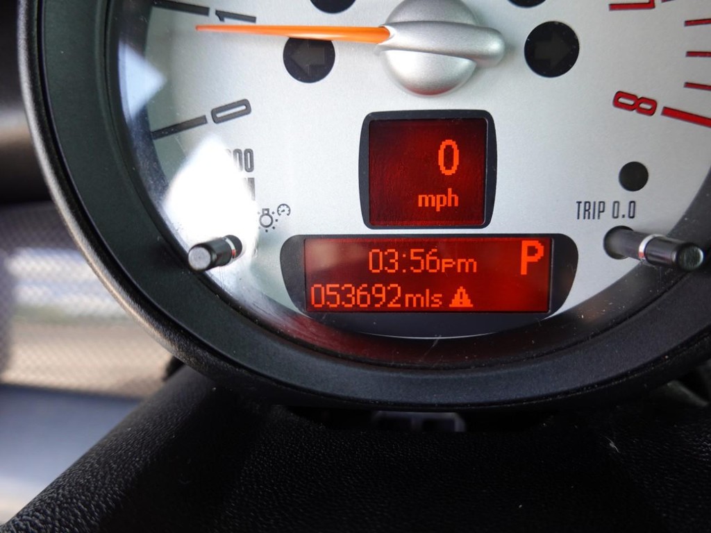 MINI Cooper Coupe Vehicle Full-screen Gallery Image 12