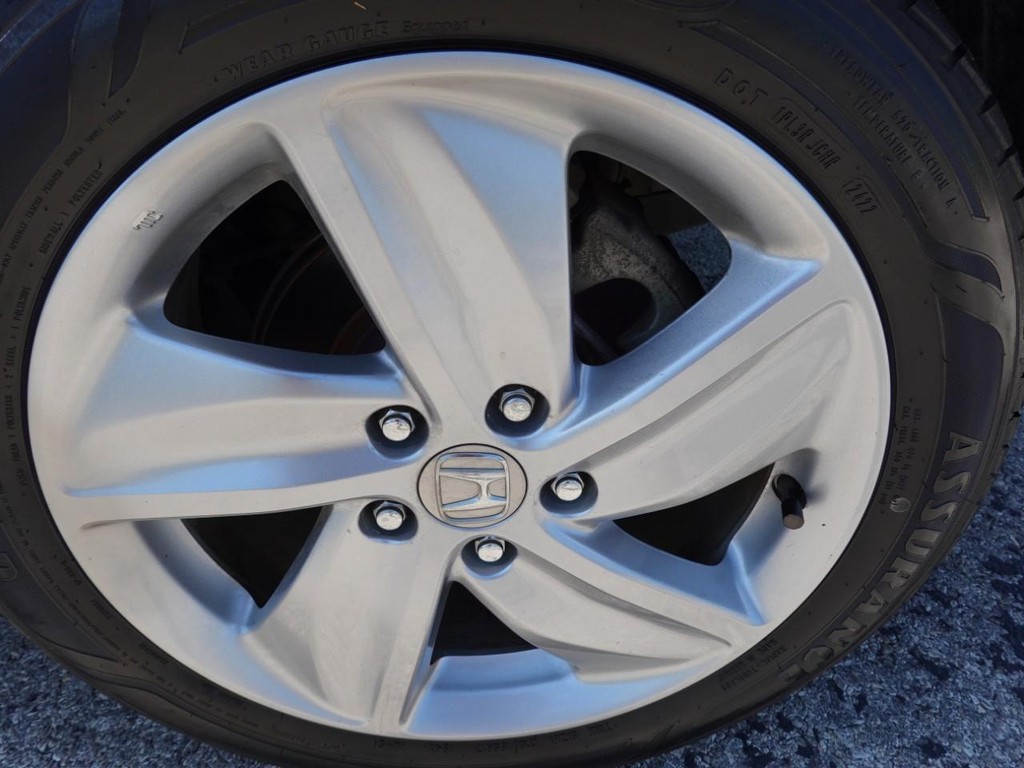 Honda HR-V Vehicle Full-screen Gallery Image 09