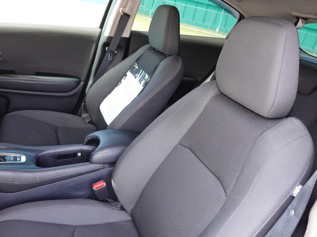 Honda HR-V Vehicle Full-screen Gallery Image 17