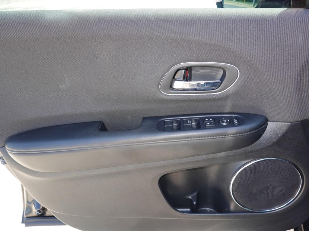 Honda HR-V Vehicle Full-screen Gallery Image 20