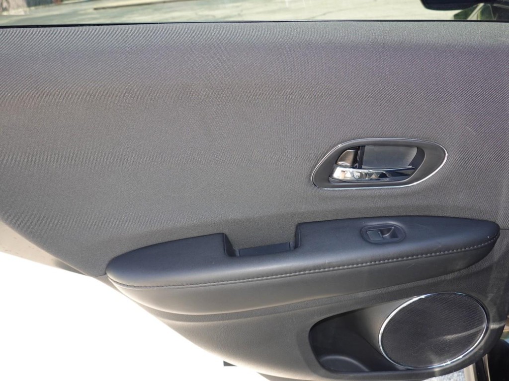 Honda HR-V Vehicle Full-screen Gallery Image 22