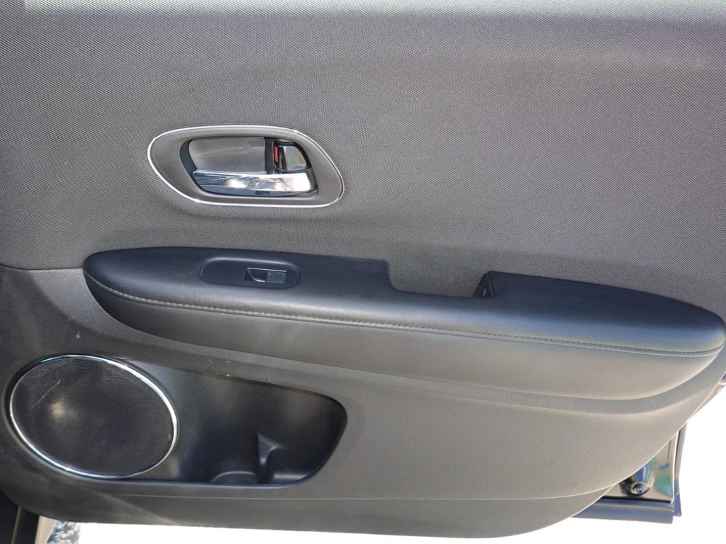 Honda HR-V Vehicle Full-screen Gallery Image 25