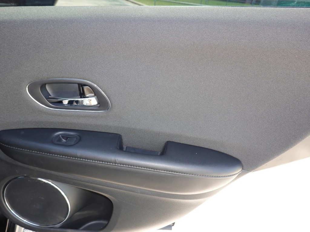 Honda HR-V Vehicle Full-screen Gallery Image 27