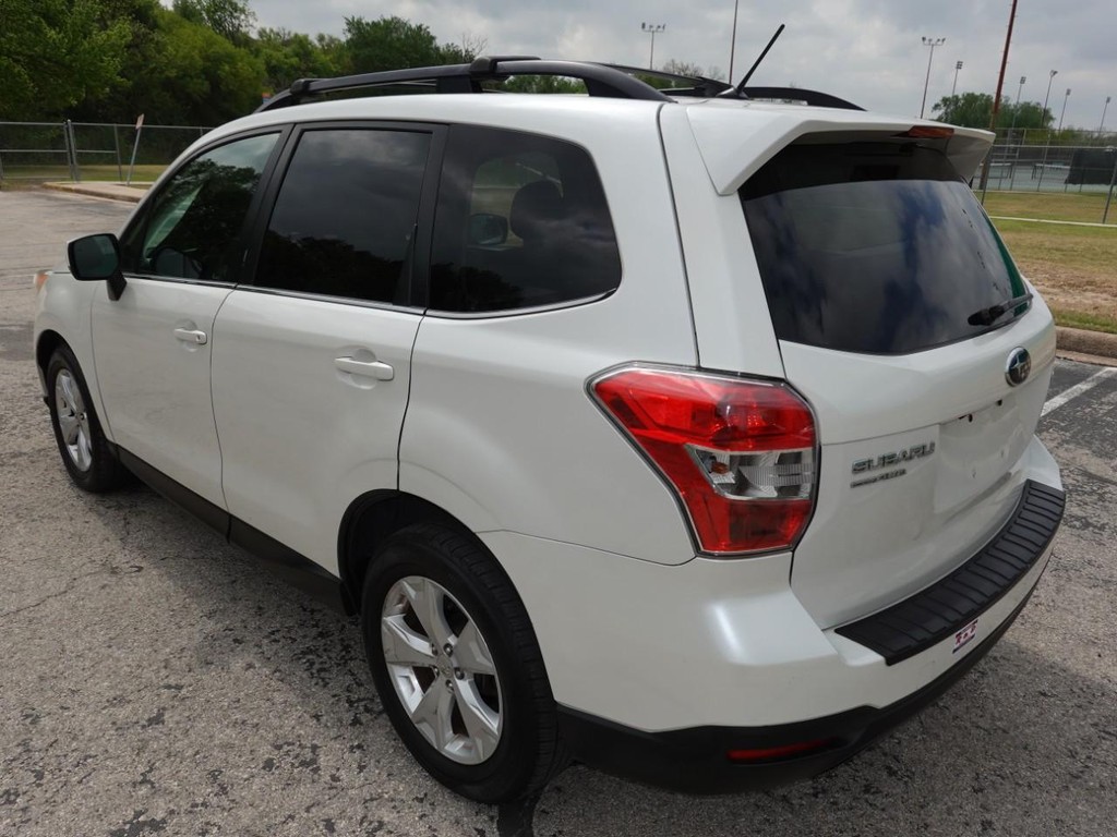 Subaru Forester Vehicle Full-screen Gallery Image 05