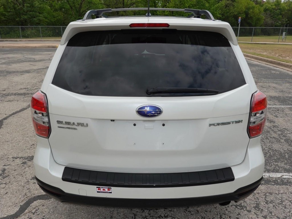 Subaru Forester Vehicle Full-screen Gallery Image 06