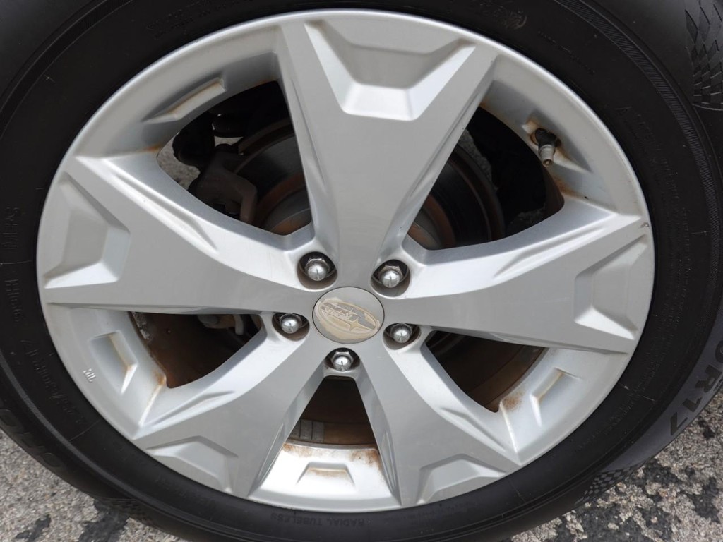 Subaru Forester Vehicle Full-screen Gallery Image 09