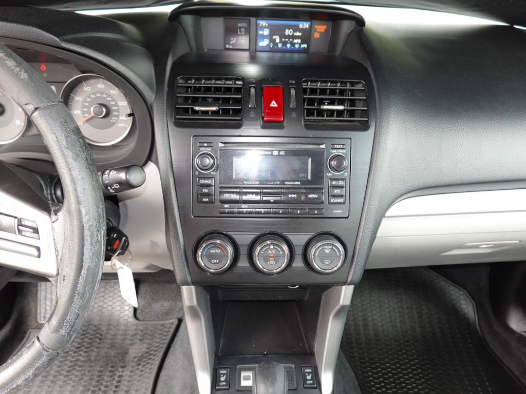 Subaru Forester Vehicle Full-screen Gallery Image 14