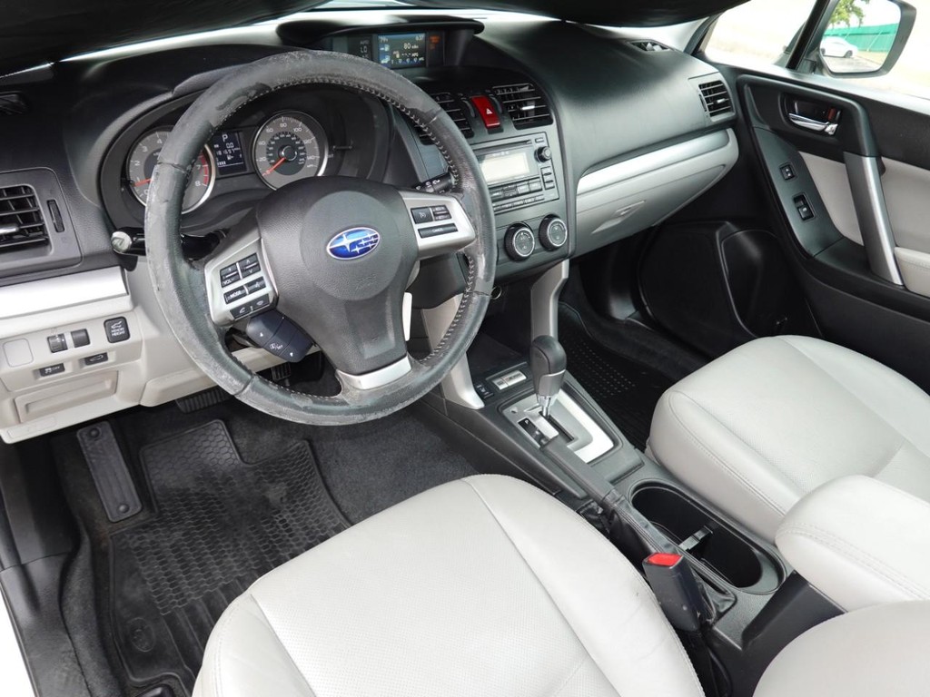 Subaru Forester Vehicle Full-screen Gallery Image 18