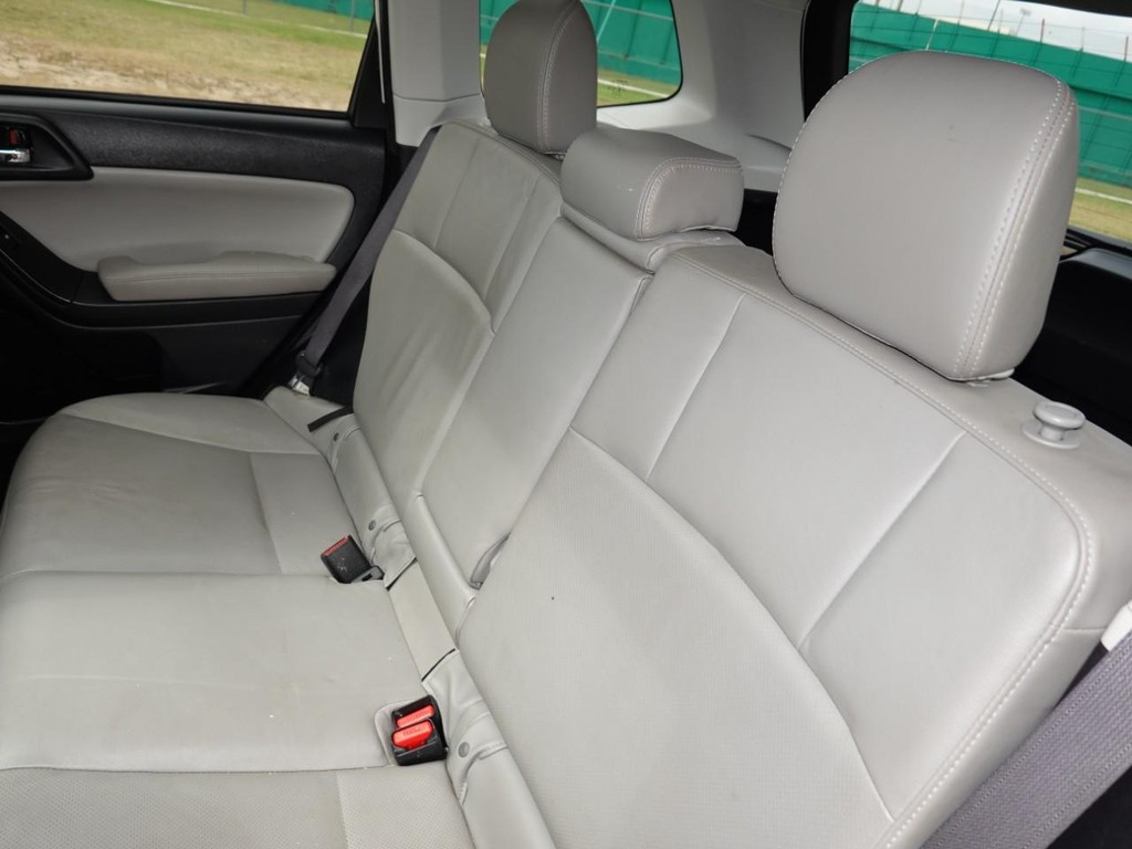 Subaru Forester Vehicle Full-screen Gallery Image 20