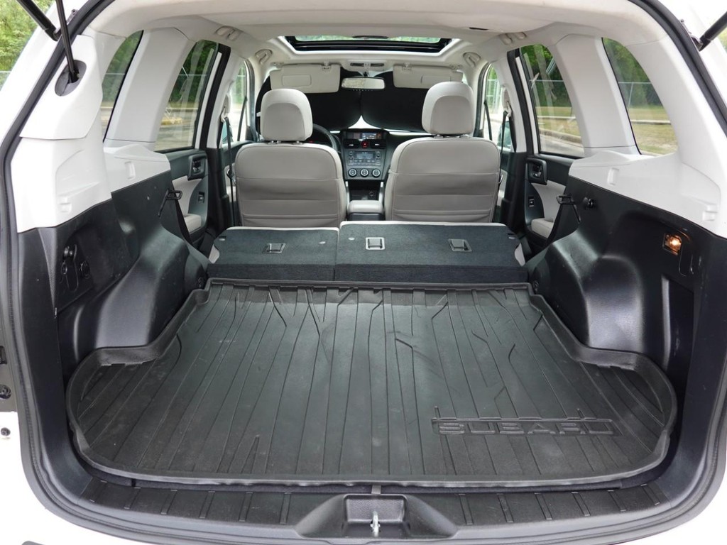 Subaru Forester Vehicle Full-screen Gallery Image 28