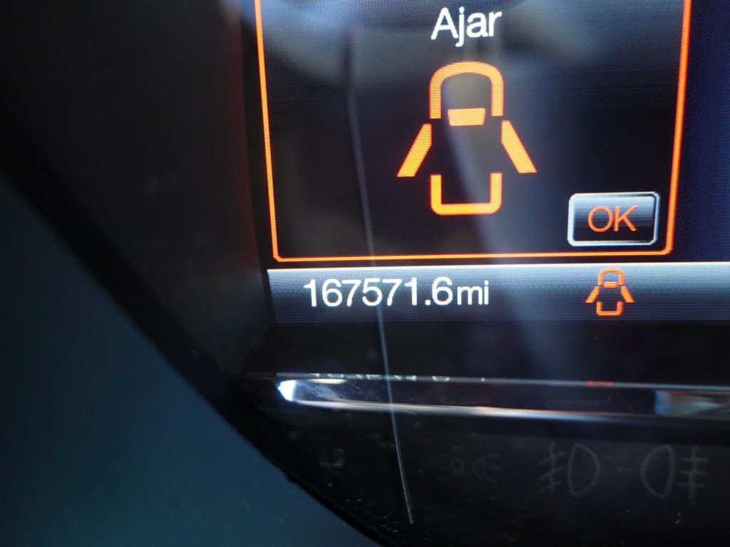 Lincoln Navigator L Vehicle Full-screen Gallery Image 12