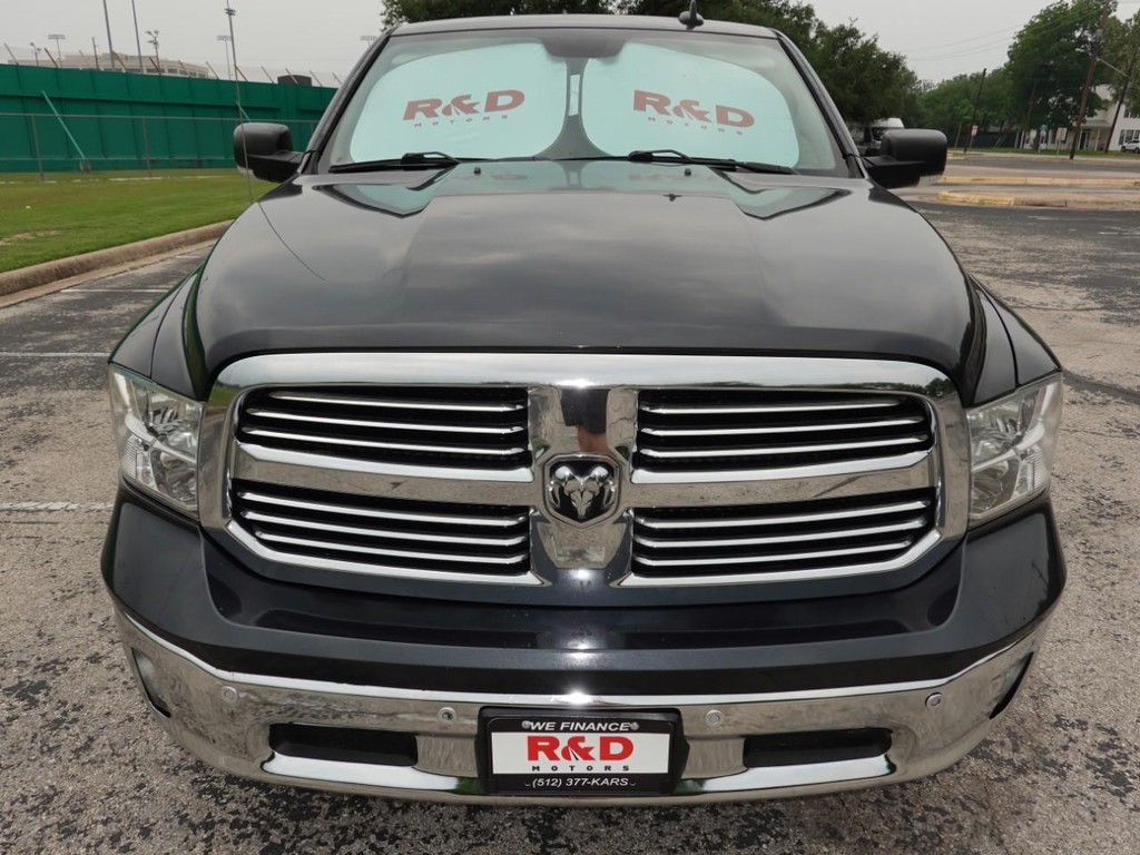Ram 1500 Vehicle Full-screen Gallery Image 02