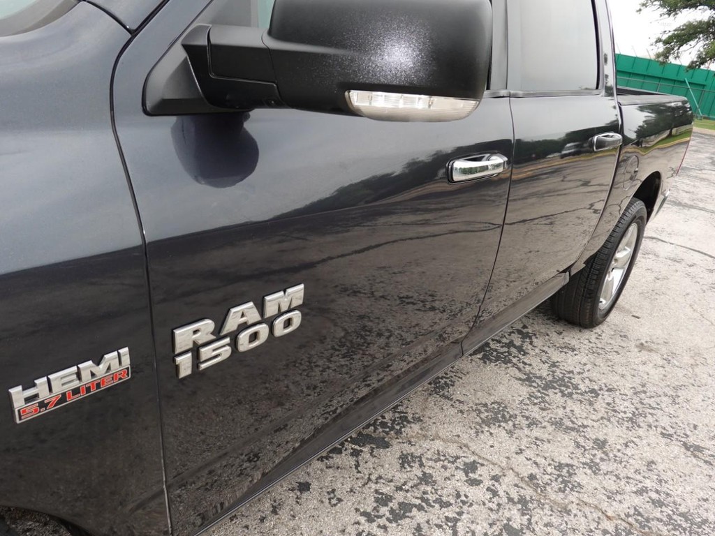 Ram 1500 Vehicle Full-screen Gallery Image 10