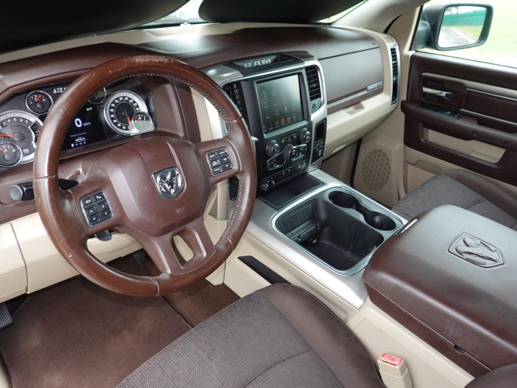 Ram 1500 Vehicle Full-screen Gallery Image 17