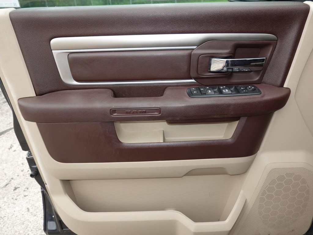 Ram 1500 Vehicle Full-screen Gallery Image 18