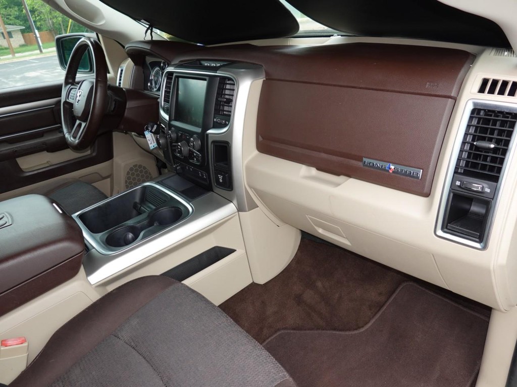 Ram 1500 Vehicle Full-screen Gallery Image 21