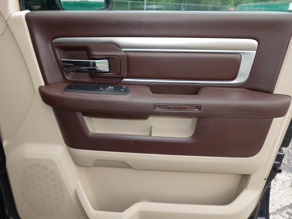 Ram 1500 Vehicle Full-screen Gallery Image 23