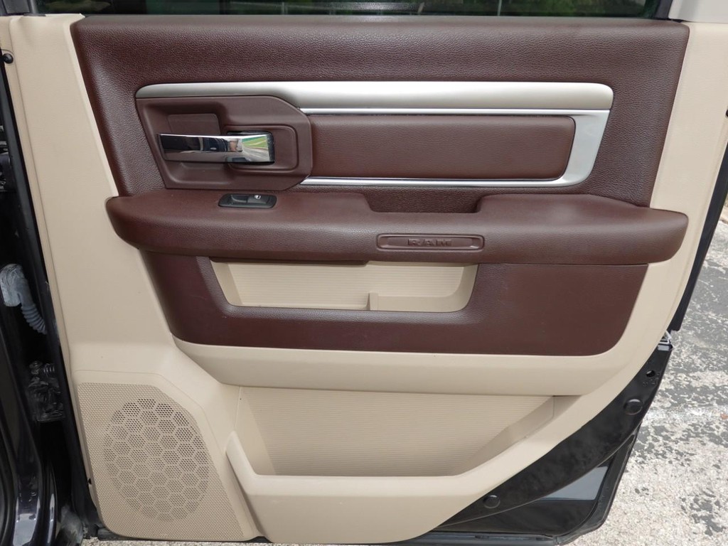 Ram 1500 Vehicle Full-screen Gallery Image 26