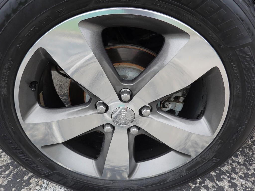 Jeep Grand Cherokee Vehicle Full-screen Gallery Image 09