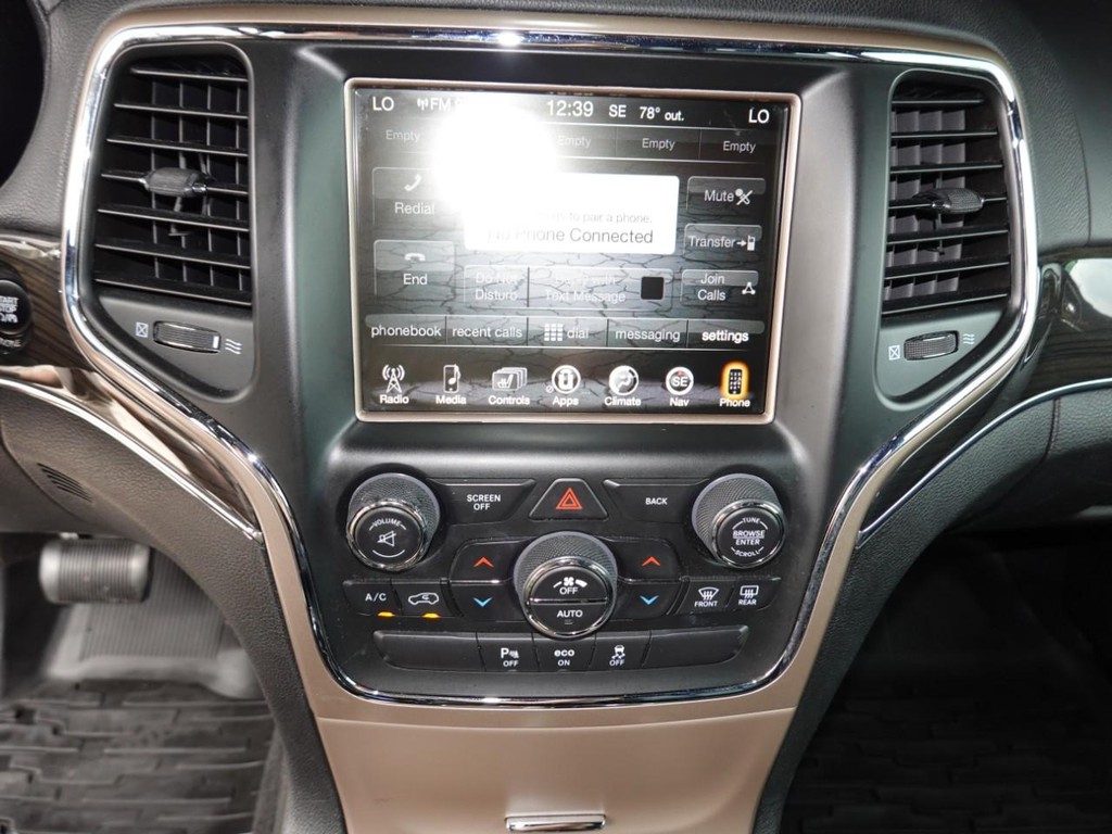 Jeep Grand Cherokee Vehicle Full-screen Gallery Image 14