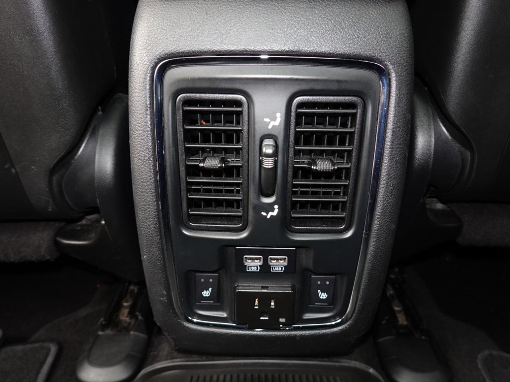 Jeep Grand Cherokee Vehicle Full-screen Gallery Image 21