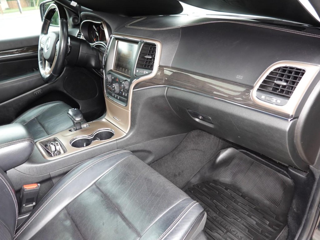 Jeep Grand Cherokee Vehicle Full-screen Gallery Image 23