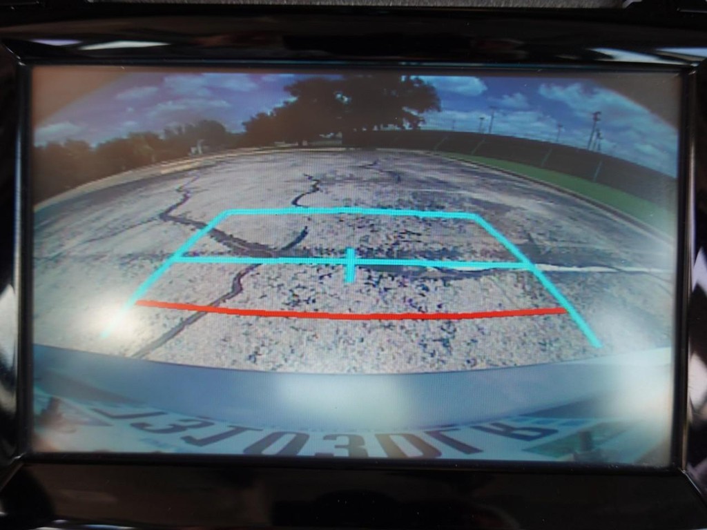 Toyota Camry Vehicle Full-screen Gallery Image 14