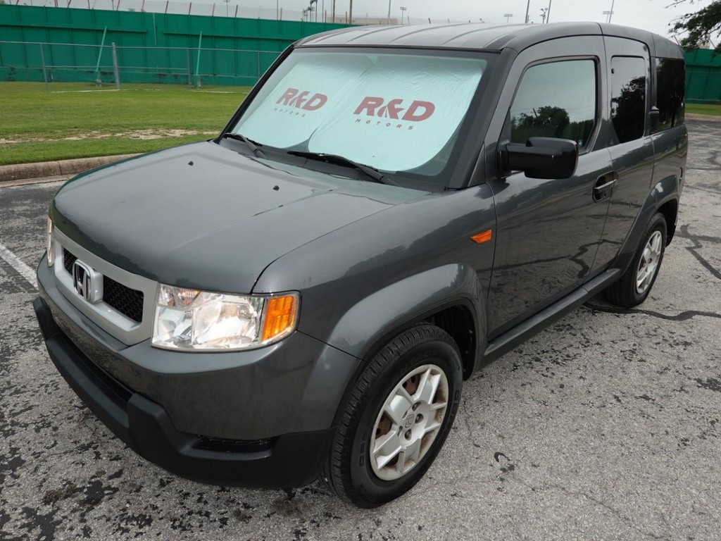 Honda Element Vehicle Full-screen Gallery Image 03